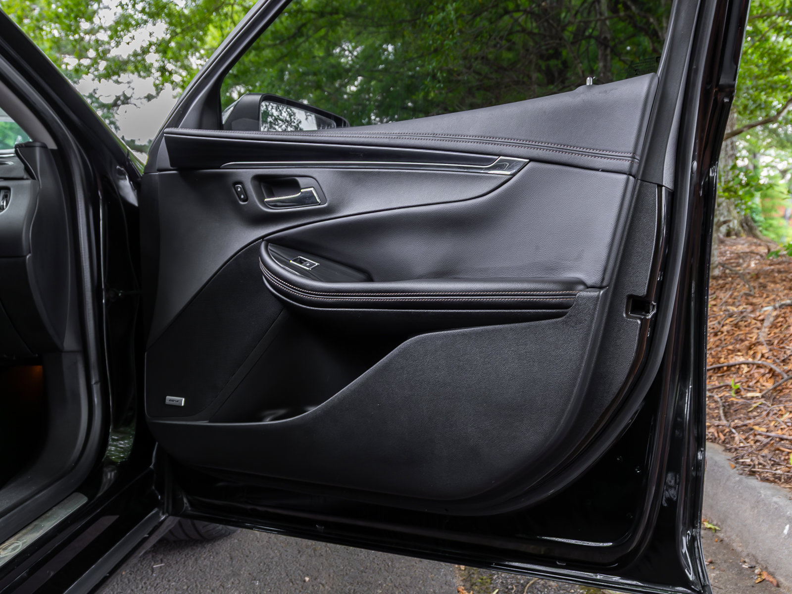 Used 2019 Chevrolet Impala Premier FWD image 31