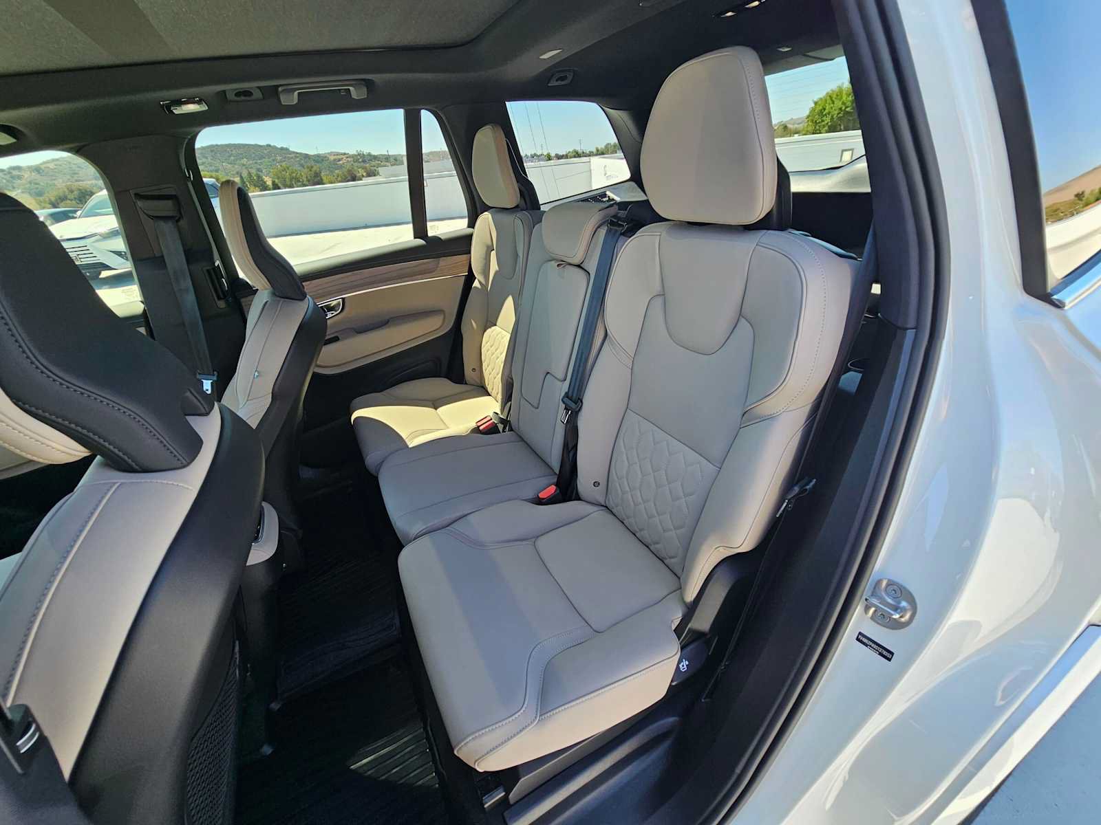 Used 2025 Volvo XC90 B6 Core w/ Climate Package AWD/4WD image 19