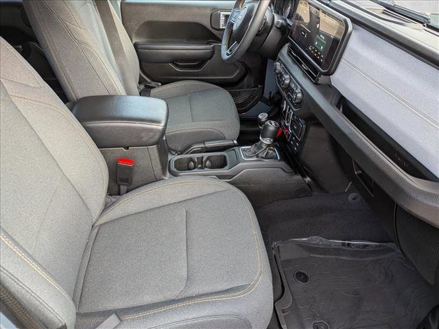 Used 2024 Jeep Wrangler Willys AWD/4WD image 20
