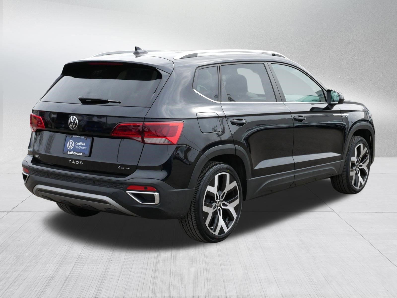 Certified 2022 Volkswagen Taos SEL w/ Panoramic Sunroof Package image 7