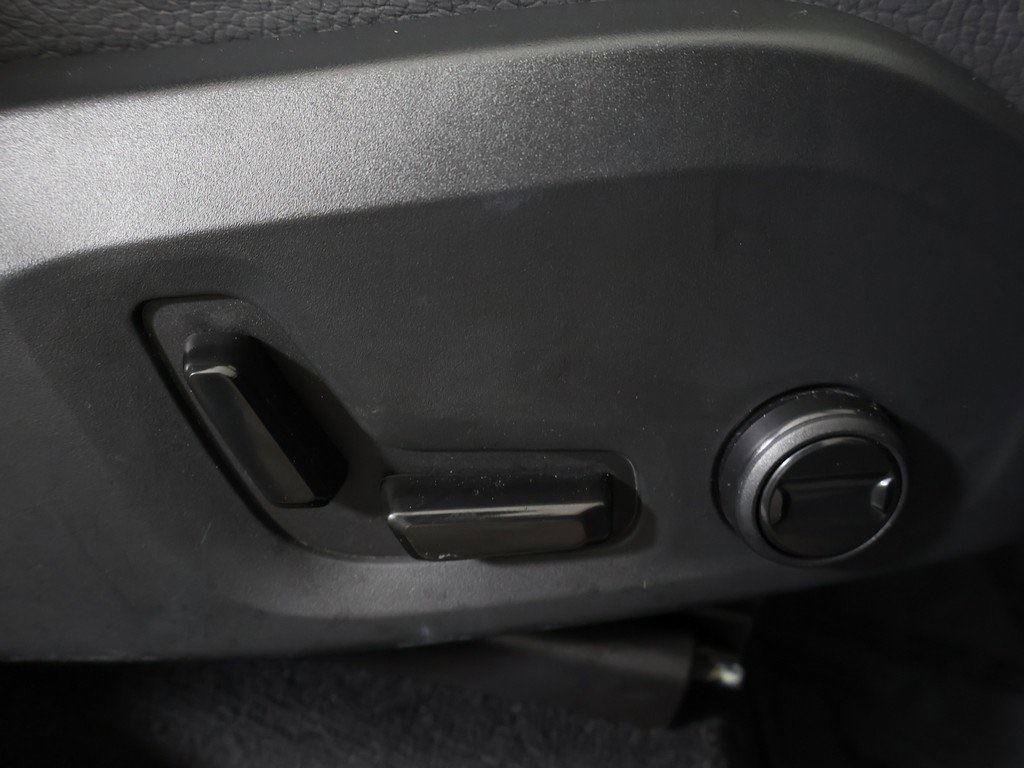 Used 2024 Volvo XC60 B5 Plus image 36