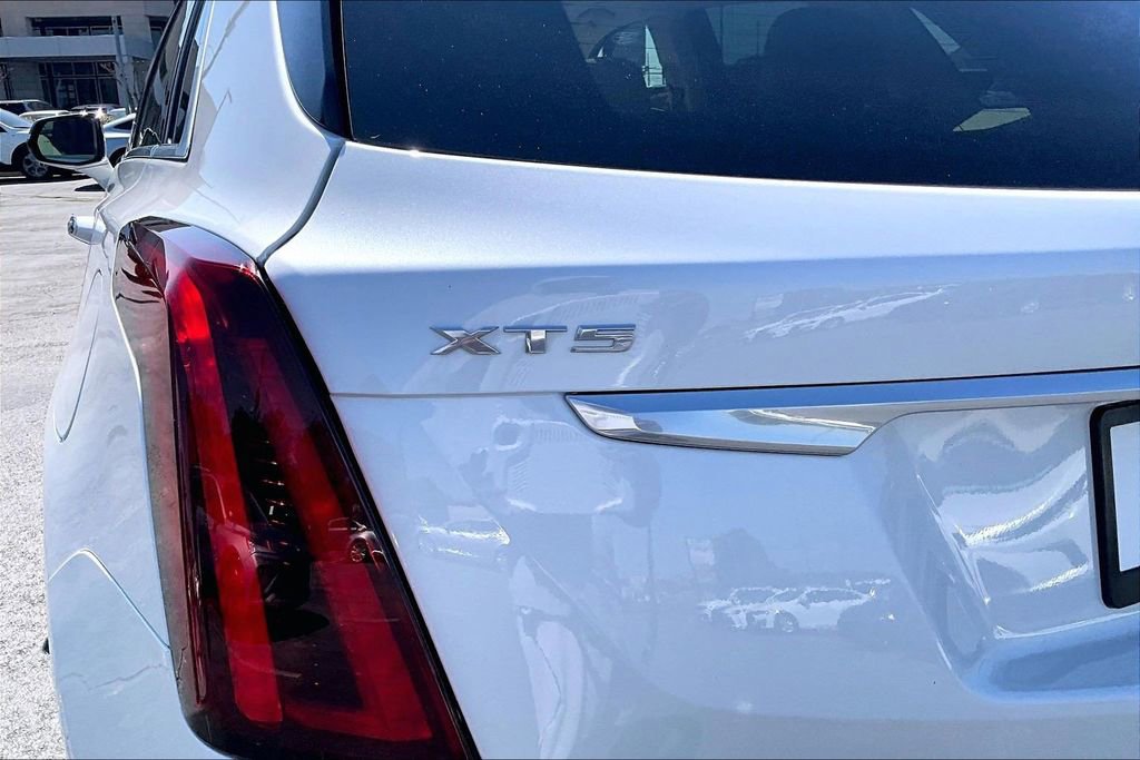 Certified 2024 Cadillac XT5 Premium Luxury w/ LPO, Floor Liner Package FWD image 21