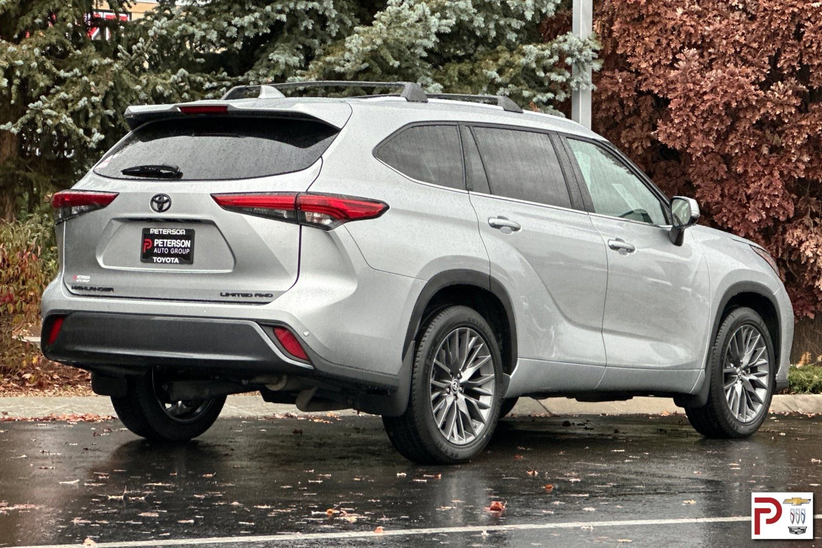 Used 2022 Toyota Highlander Limited image 4