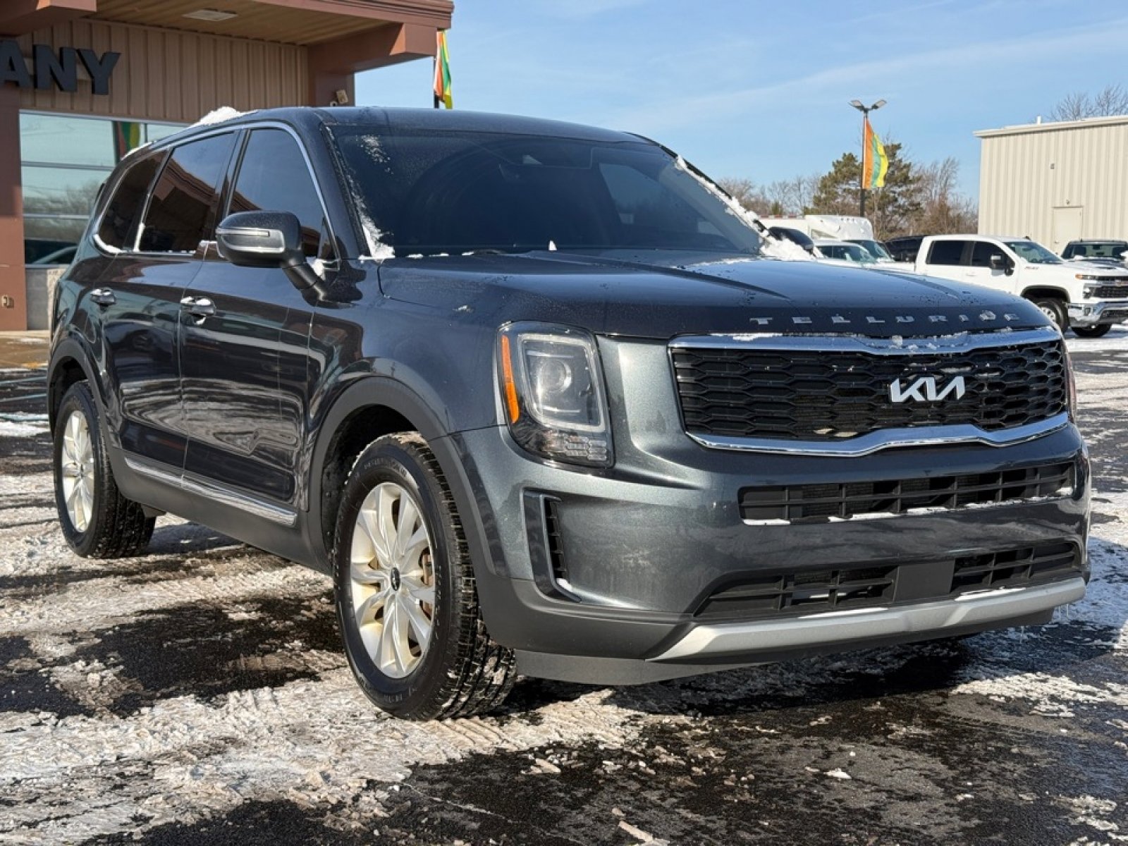 Used 2022 Kia Telluride LX image 2
