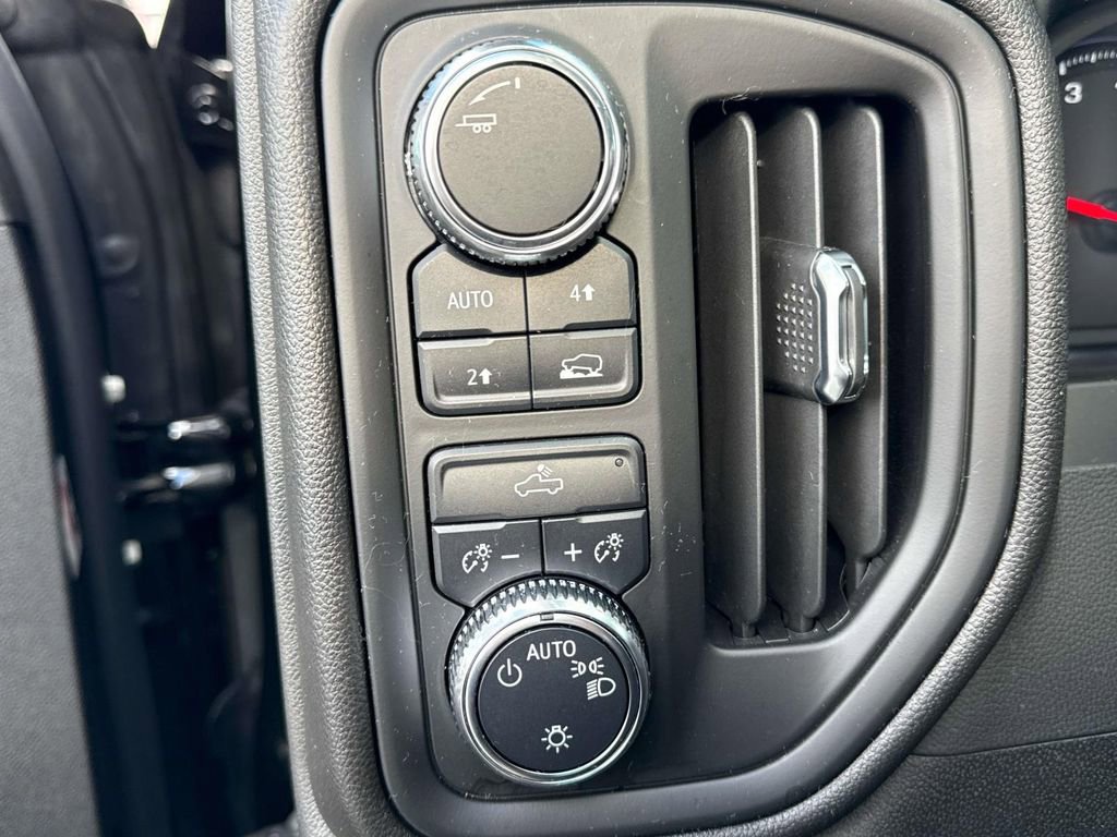 Certified 2025 GMC Sierra 1500 Pro w/ Graphite Edition image 17