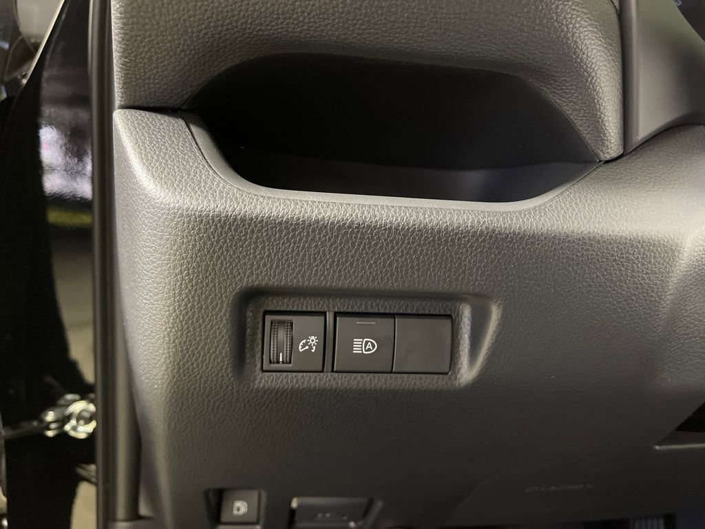 New 2025 Toyota RAV4 XLE image 29