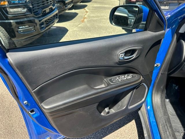 Used 2018 Jeep Compass Latitude w/ Popular Equipment Group AWD/4WD image 39