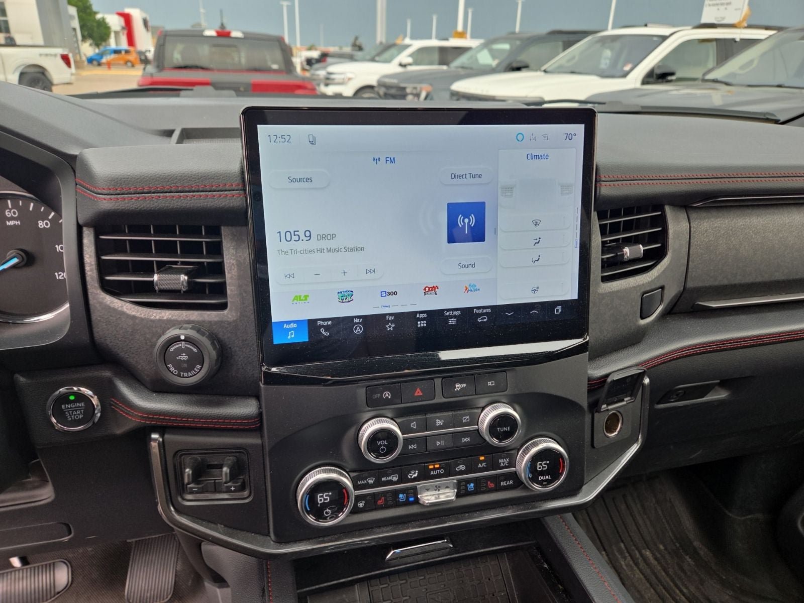 Used 2024 Ford Expedition Limited AWD/4WD image 11