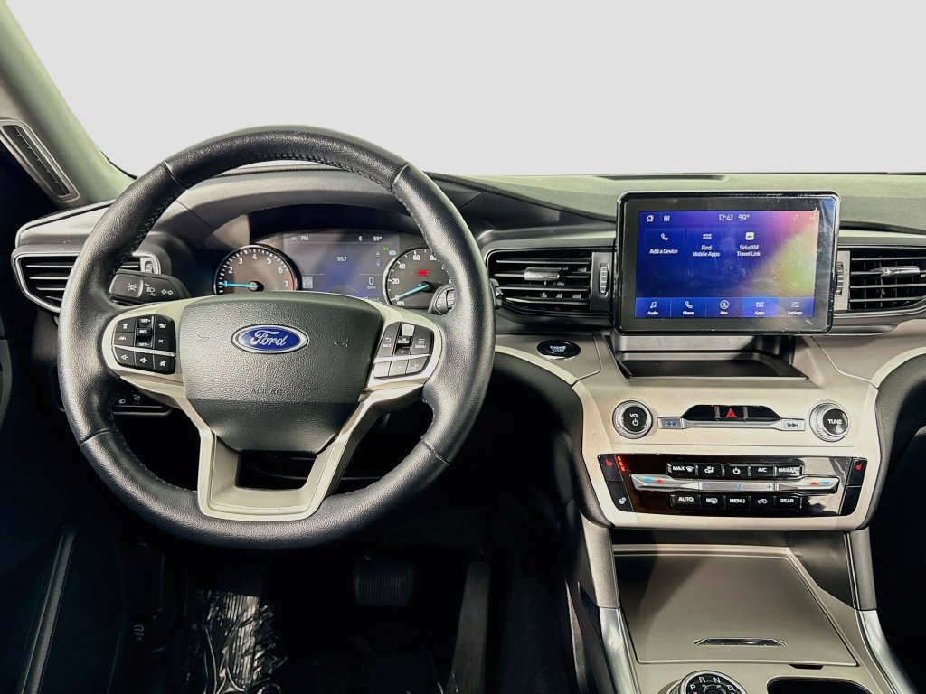 Used 2023 Ford Explorer XLT w/ Equipment Group 202A AWD/4WD image 15