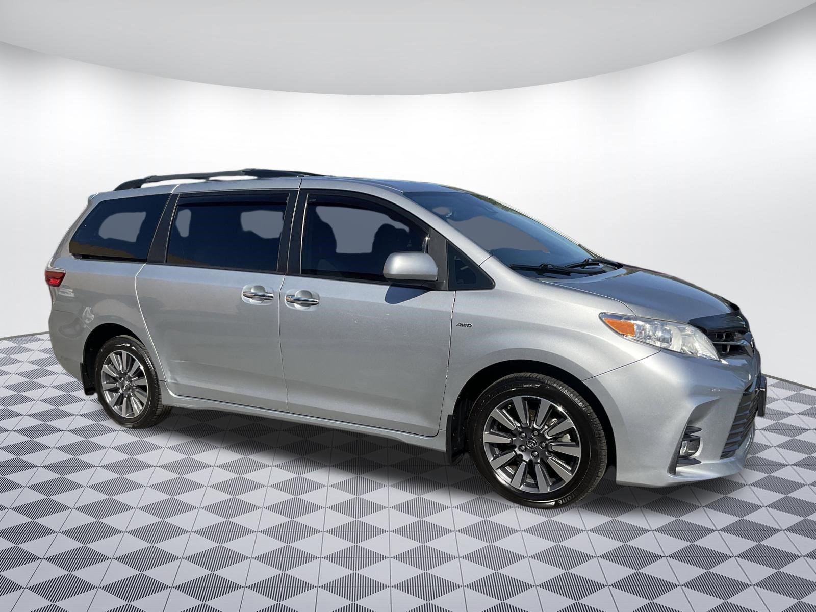 Used 2019 Toyota Sienna XLE w/ XLE Navigation Package