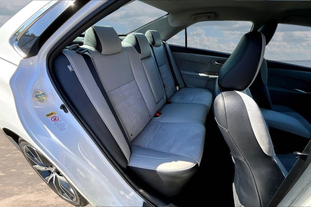 Used 2017 Toyota Camry XSE FWD image 27