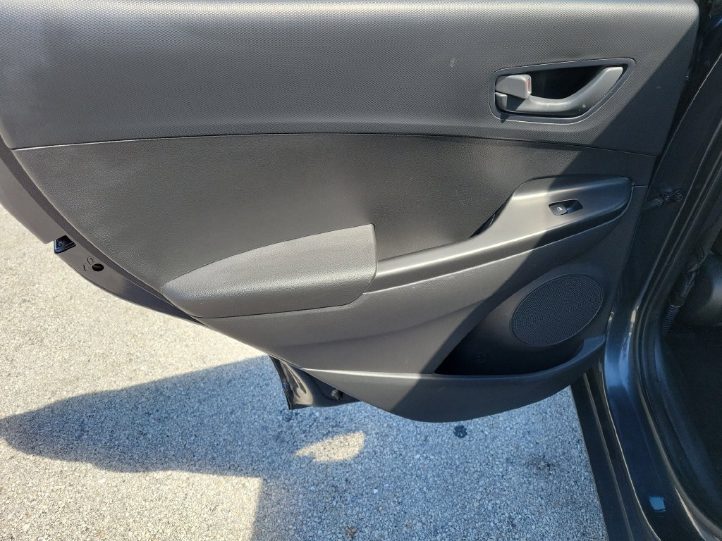 Used 2022 Hyundai Kona SE w/ Cargo Package FWD image 19