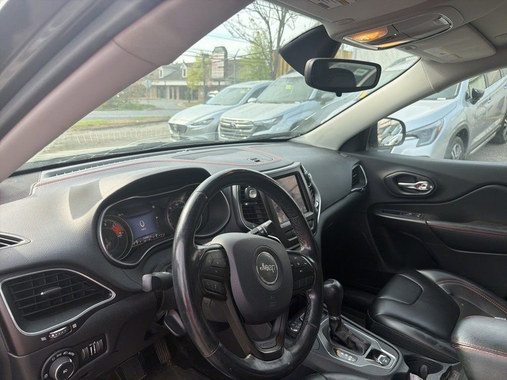 Used 2020 Jeep Cherokee Trailhawk w/ Cold Weather Group image 9