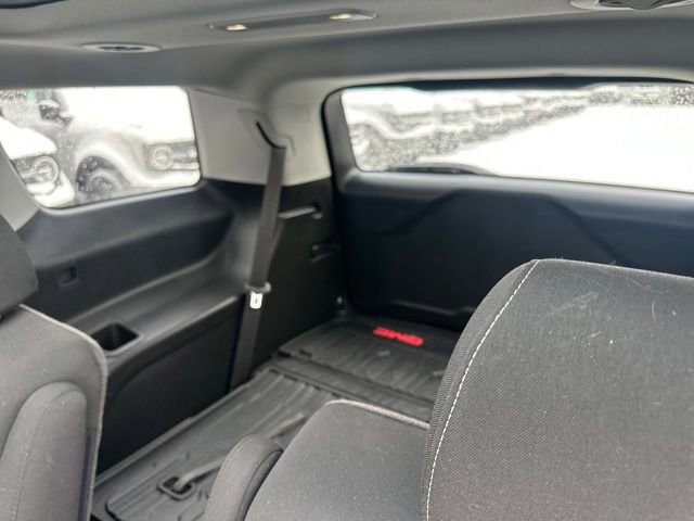 Used 2022 GMC Acadia SLE w/ Driver Convenience Package image 34