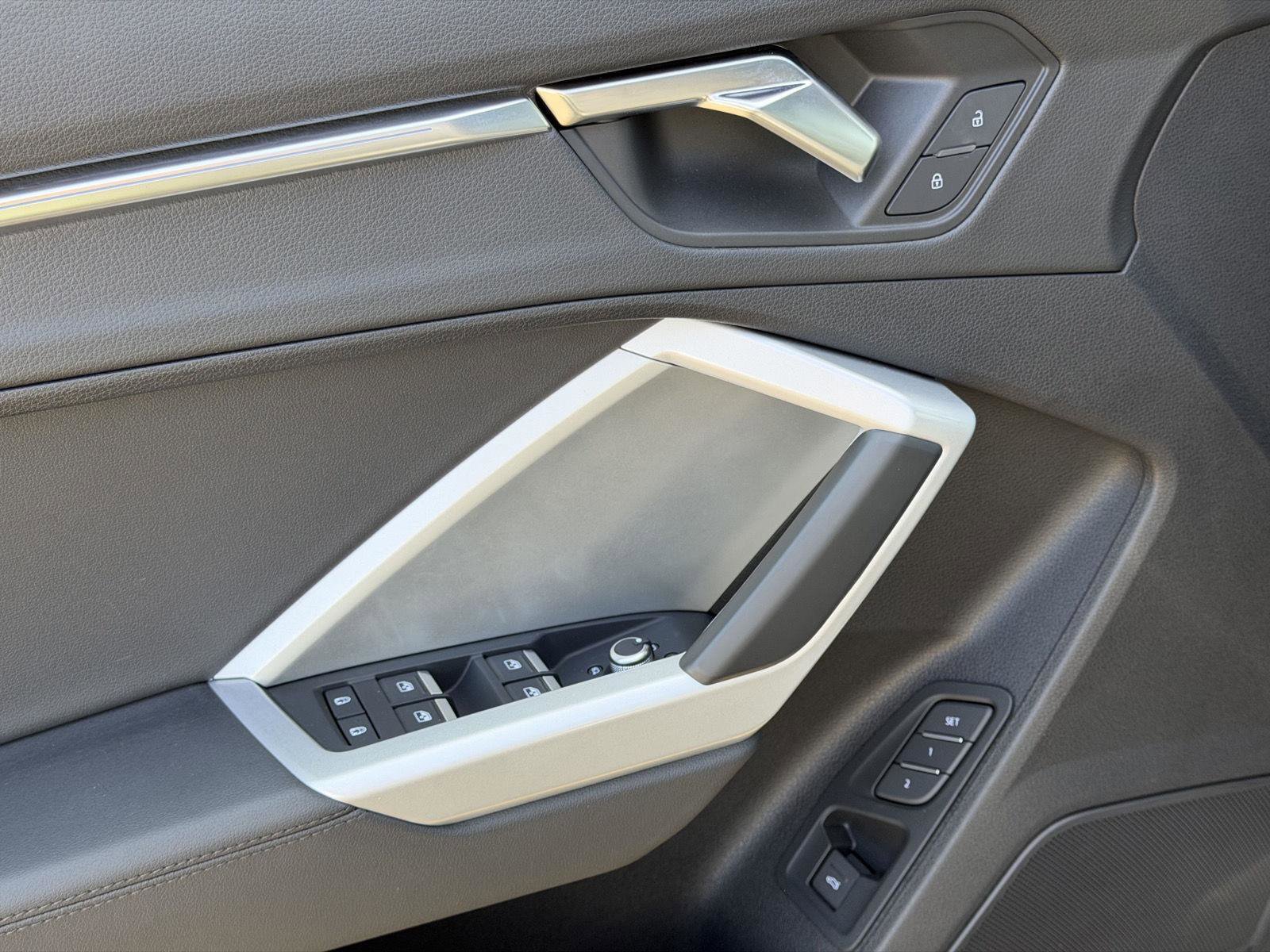 Used 2023 Audi Q3 2.0T Premium Plus w/ Premium Plus Package image 11