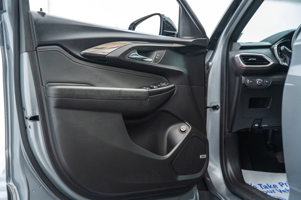 Used 2023 Chevrolet TrailBlazer RS w/ Sun and Liftgate Package FWD image 42