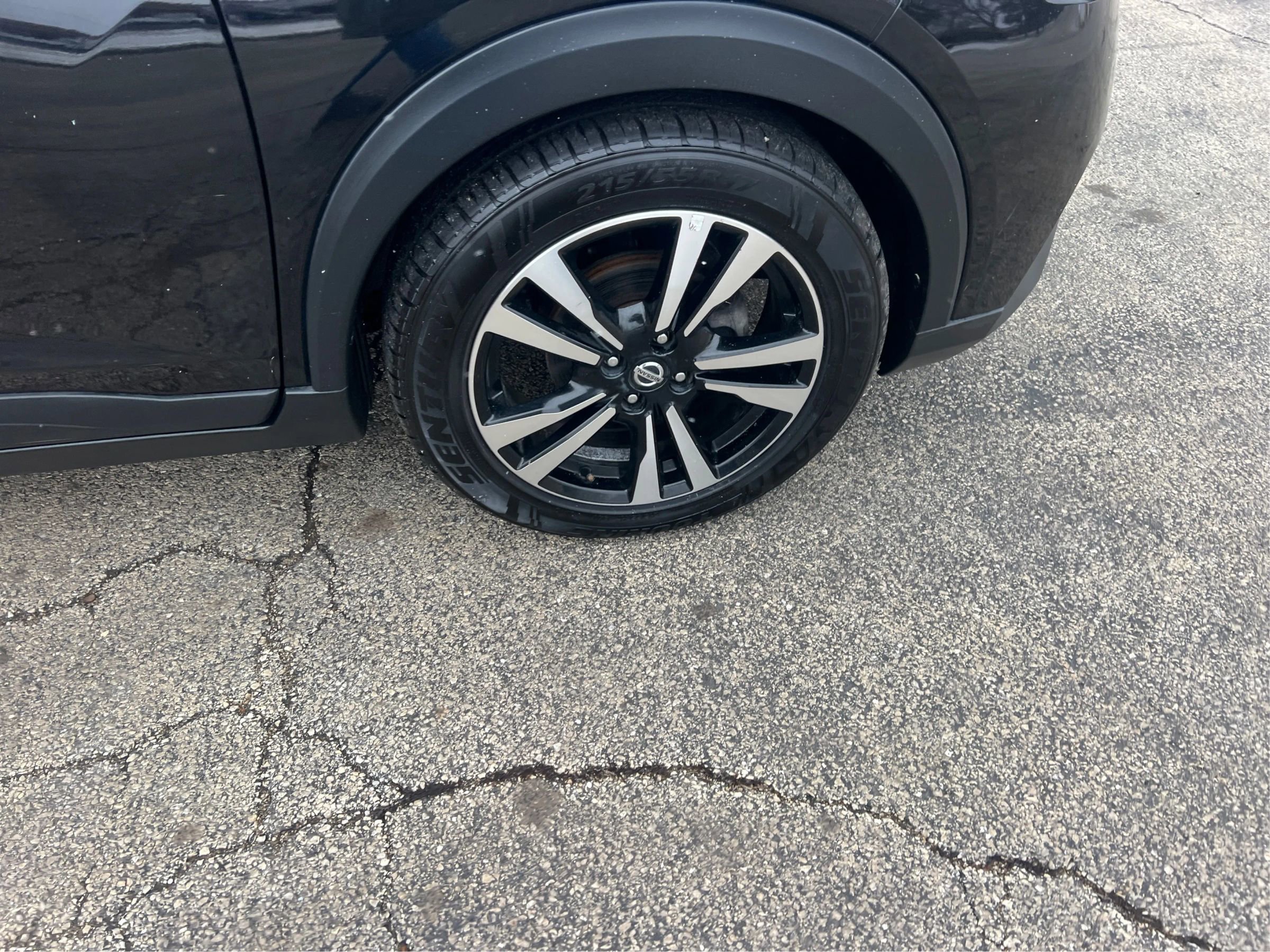 Used 2019 Nissan Kicks SV FWD image 24