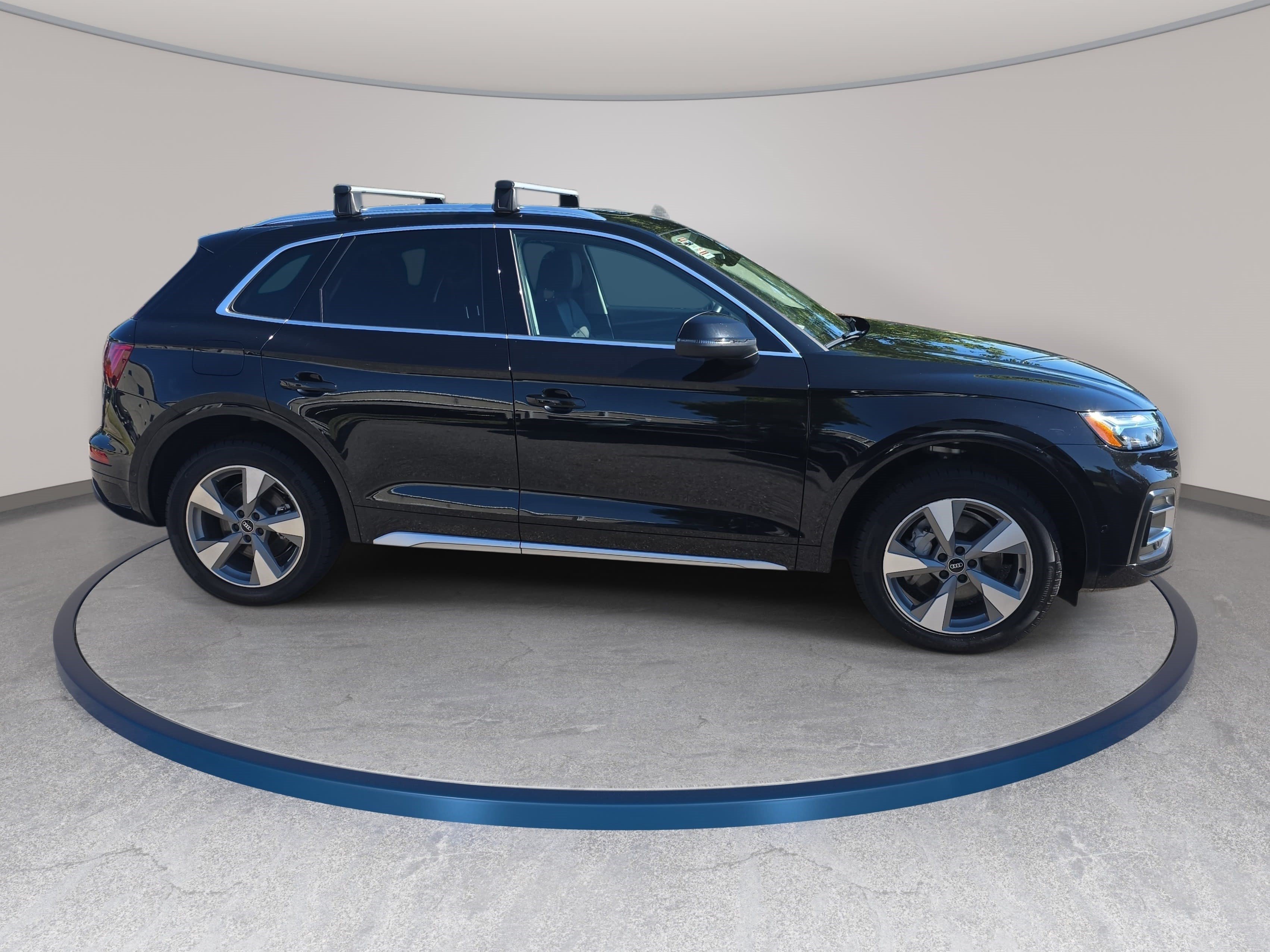 Used 2023 Audi Q5 Prestige w/ Prestige Package AWD/4WD image 4