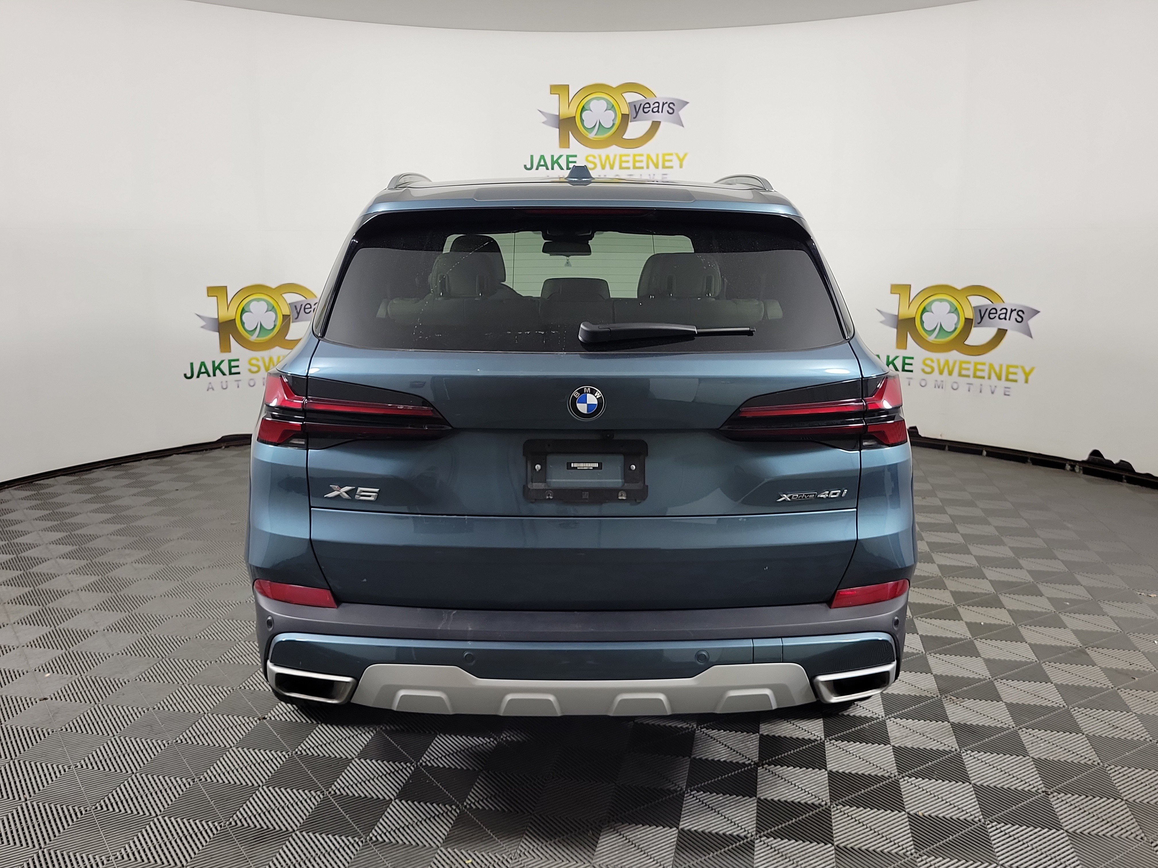 Used 2024 BMW X5 xDrive40i w/ Premium Package AWD/4WD image 3