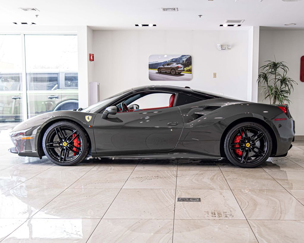 Used 2018 Ferrari 488 GTB image 8