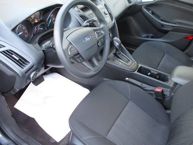 Used 2018 Ford Focus SE FWD image 31