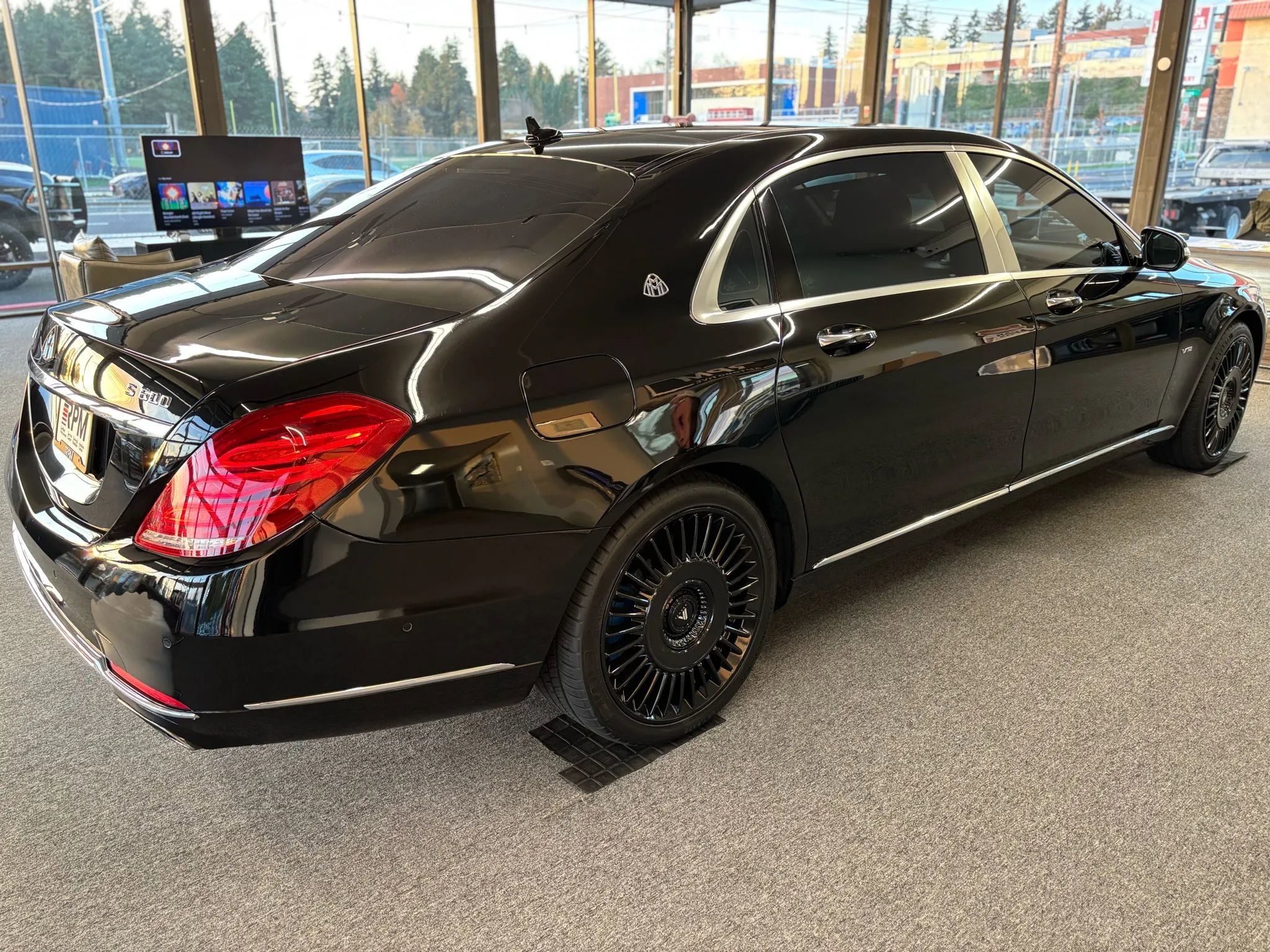 Used 2016 Mercedes-Benz Maybach S 600 image 9
