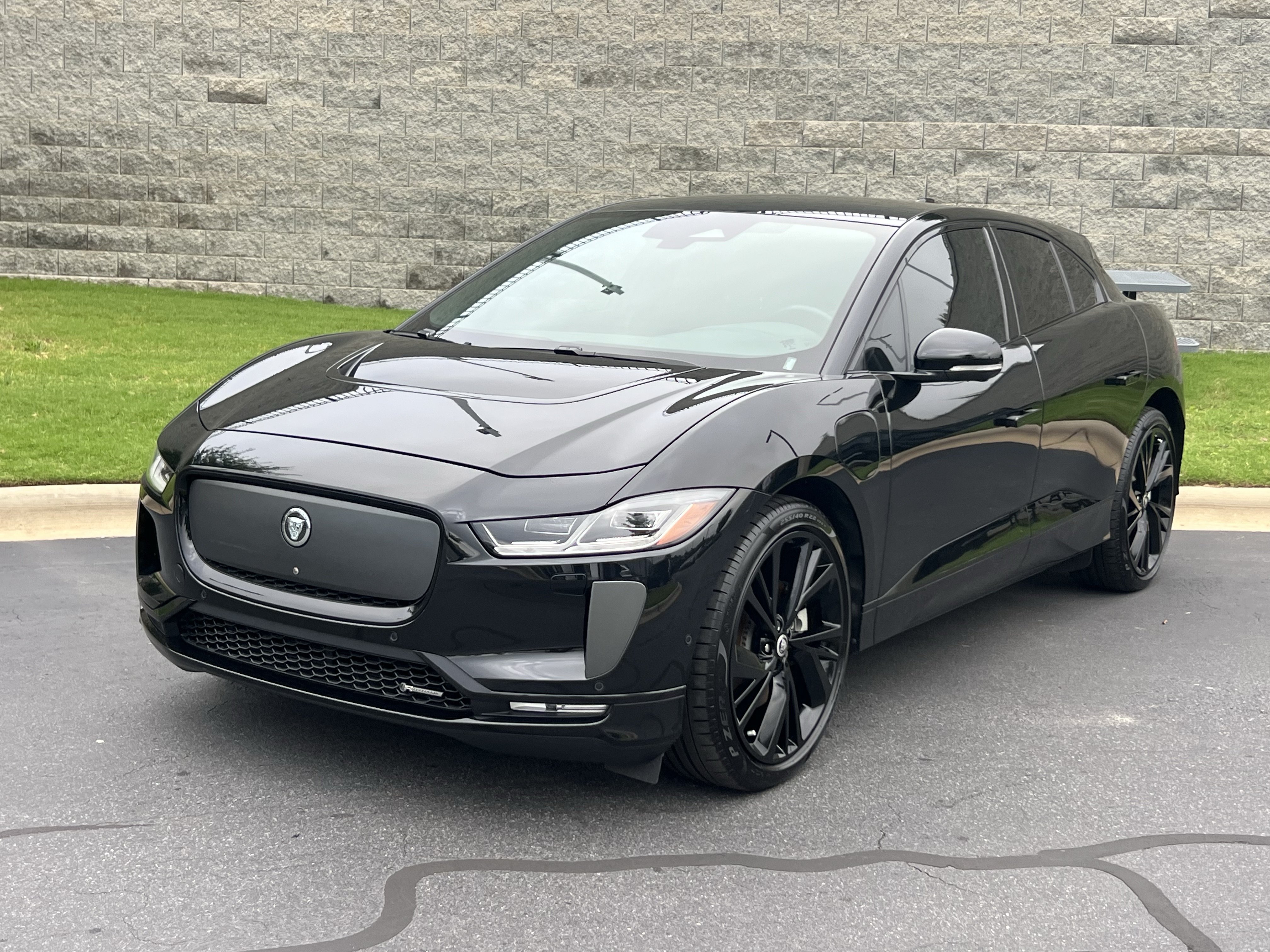 Used 2024 Jaguar I-PACE R-Dynamic HSE AWD/4WD image 2