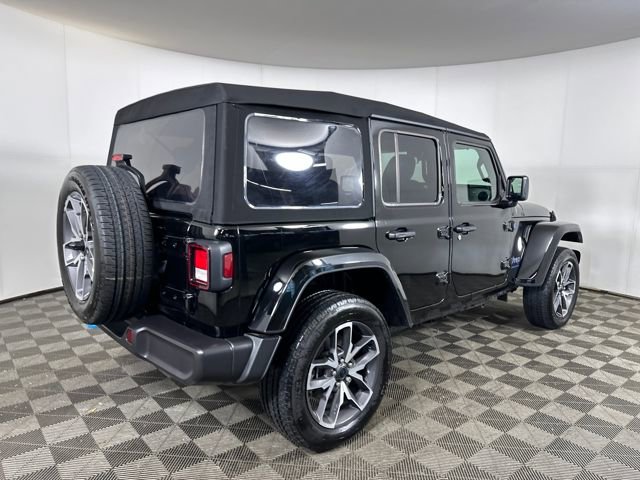 Used 2024 Jeep Wrangler Unlimited image 3