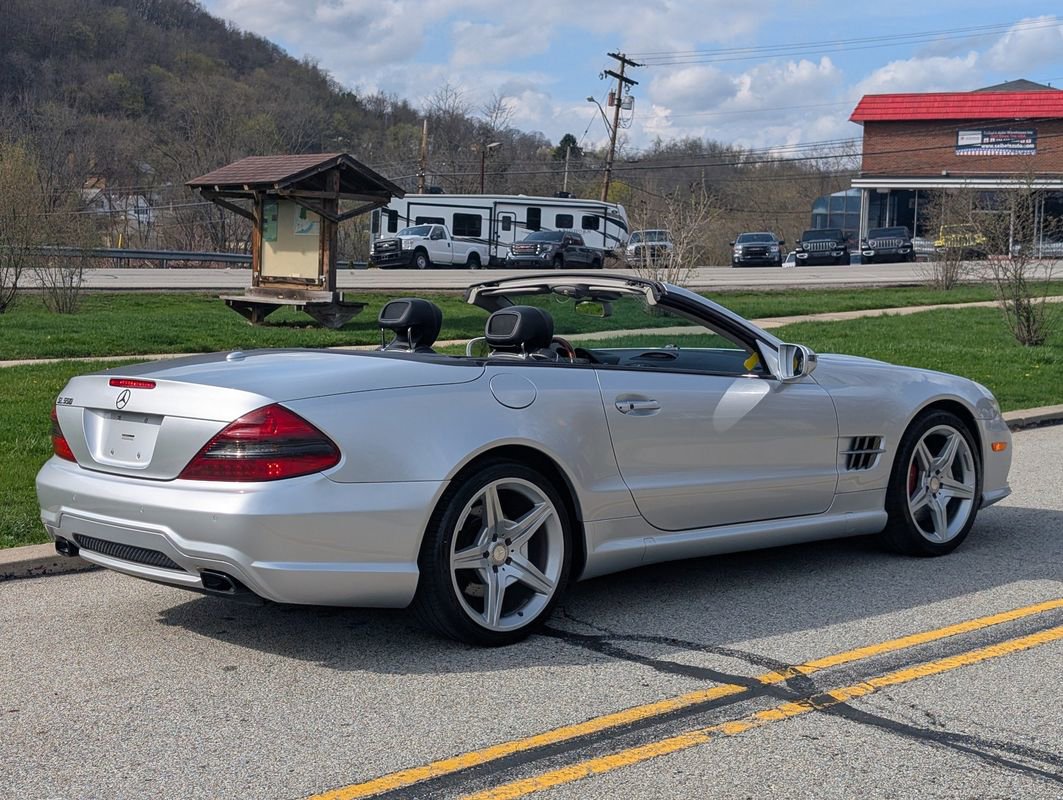Used 2011 Mercedes-Benz SL 550 w/ Premium I Pkg image 8