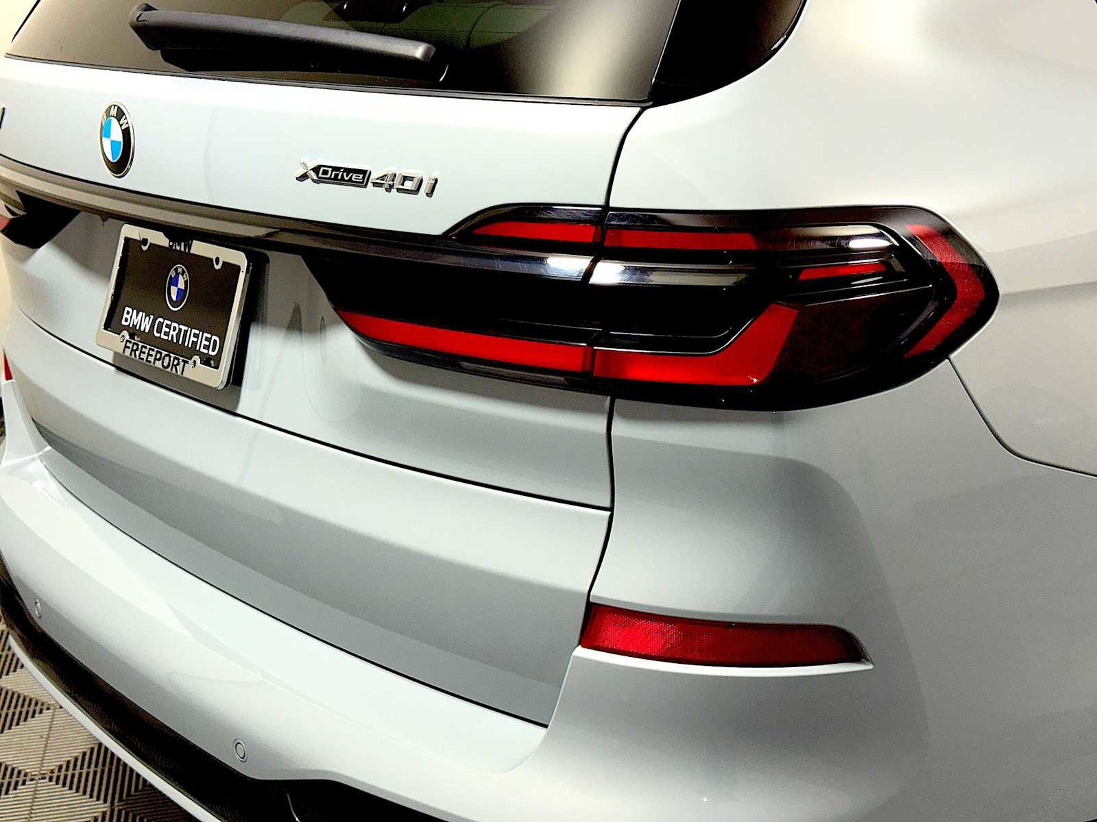 Certified 2025 BMW X7 xDrive40i w/ M Sport Package image 29