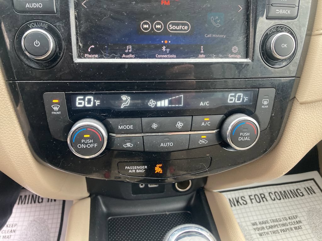 Used 2019 Nissan Rogue SV AWD/4WD image 27