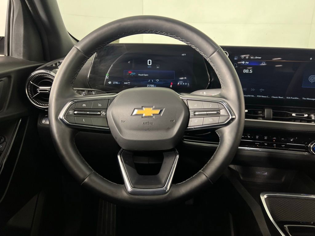 Used 2025 Chevrolet Equinox LT image 13