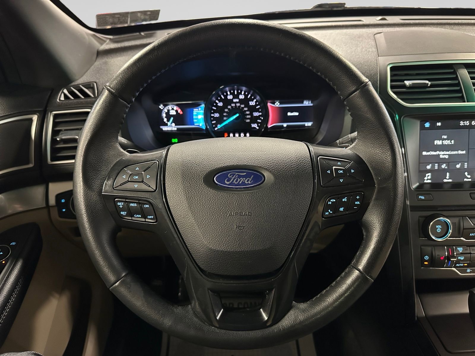 Used 2016 Ford Explorer XLT w/ Equipment Group 202A AWD/4WD image 19