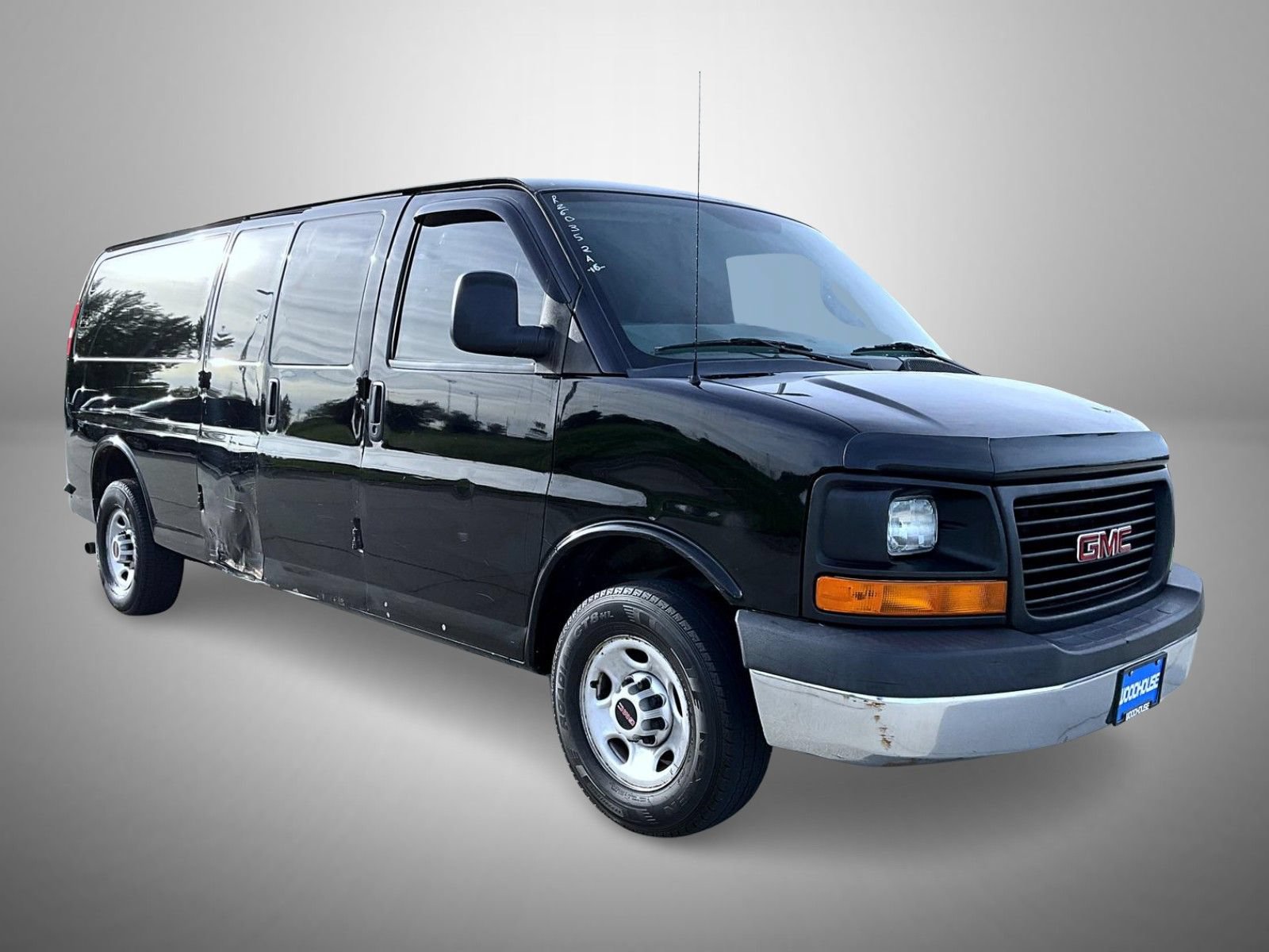 Used 2016 GMC Savana 3500 Extended RWD image 2