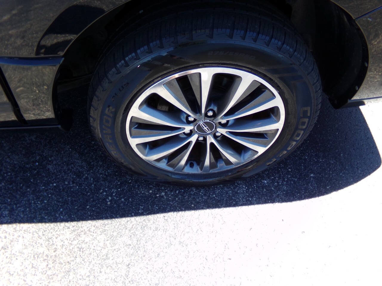 Used 2016 Lincoln Navigator L Select RWD image 45
