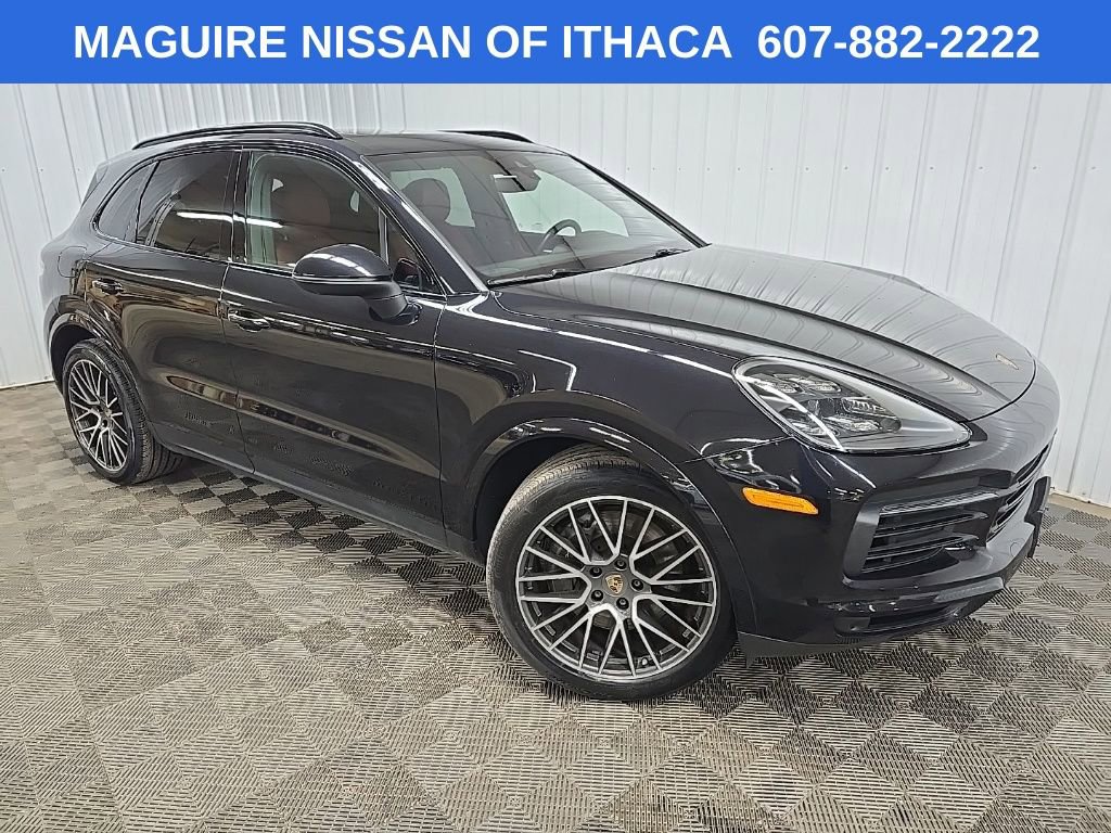 Used 2022 Porsche Cayenne Platinum Edition image 7