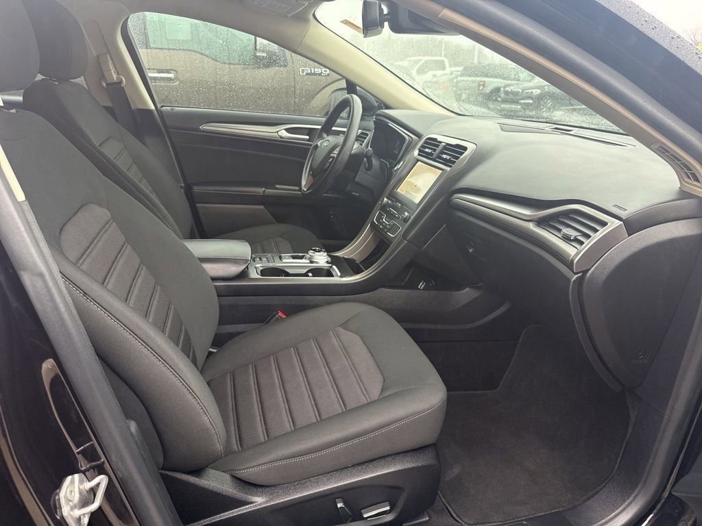 Used 2019 Ford Fusion SE image 45