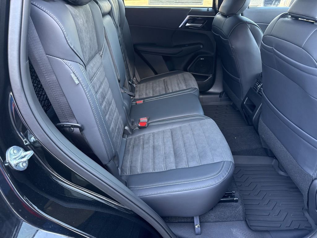 New 2026 Mitsubishi Outlander SE image 25