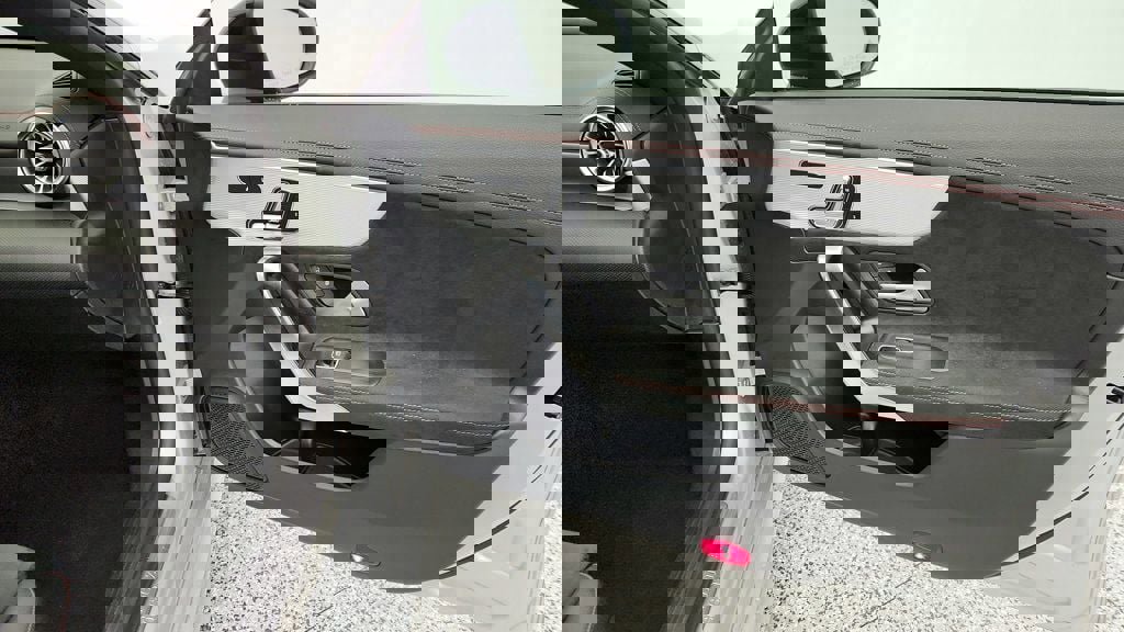 Used 2021 Mercedes-Benz CLA 250 image 24