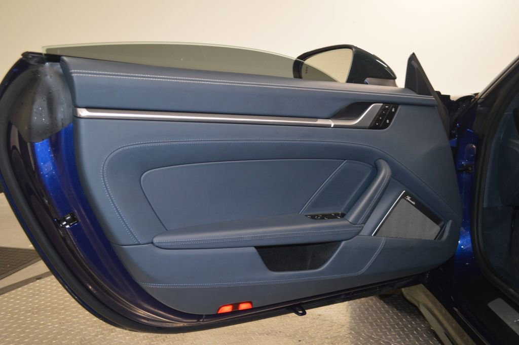 Certified 2025 Porsche 911 Turbo AWD/4WD image 17