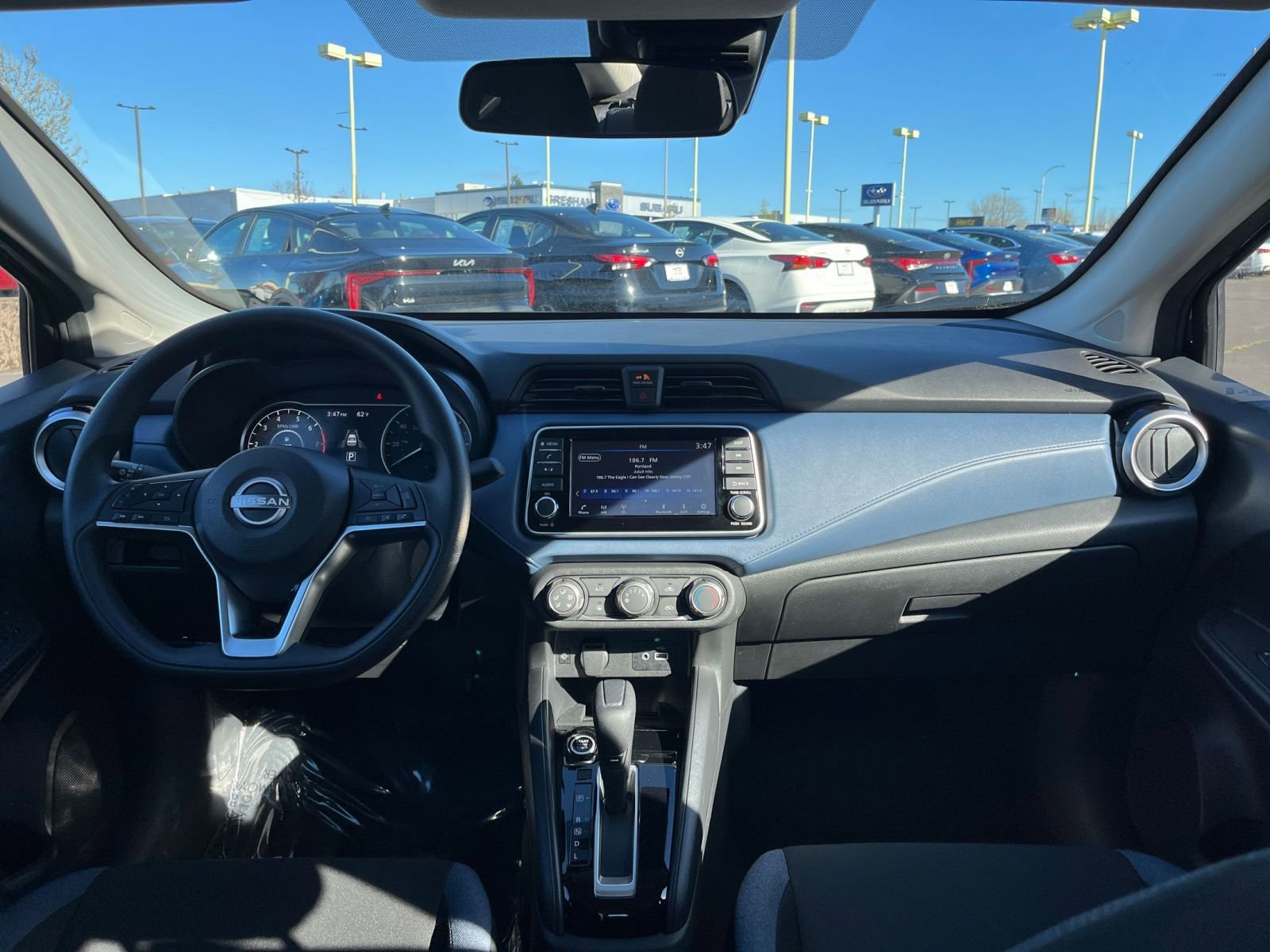 Used 2025 Nissan Versa SV FWD image 31