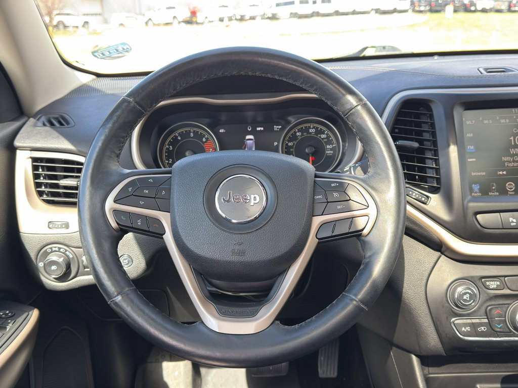 Used 2018 Jeep Cherokee Limited image 32