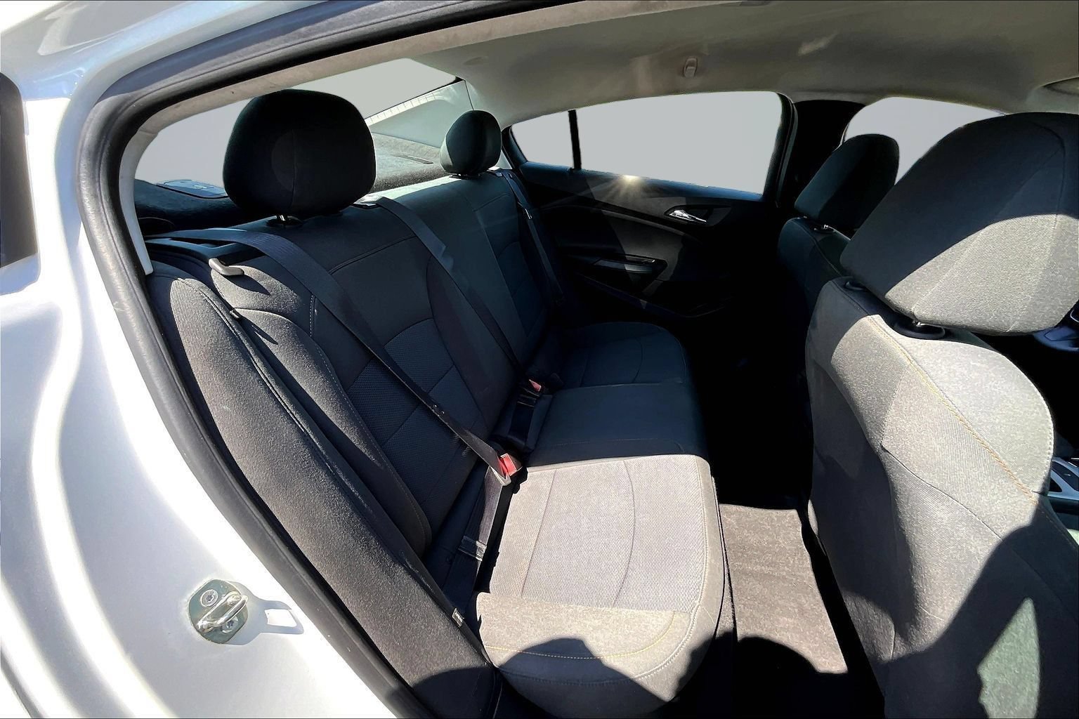Used 2018 Chevrolet Cruze LS FWD image 25