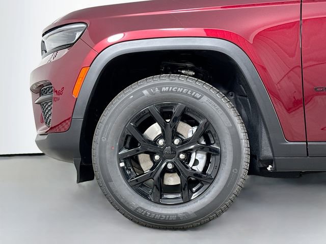 New 2025 Jeep Grand Cherokee Altitude image 30