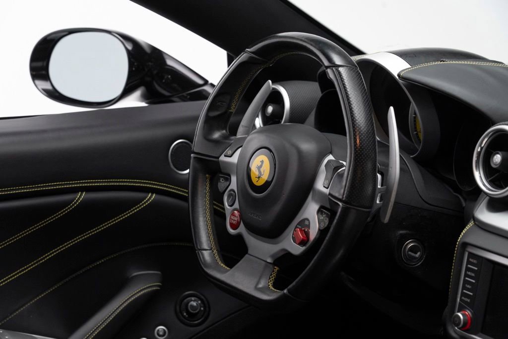 Used 2017 Ferrari California T image 35