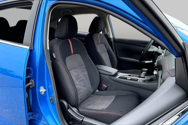 Certified 2025 Nissan Sentra SR FWD image 9