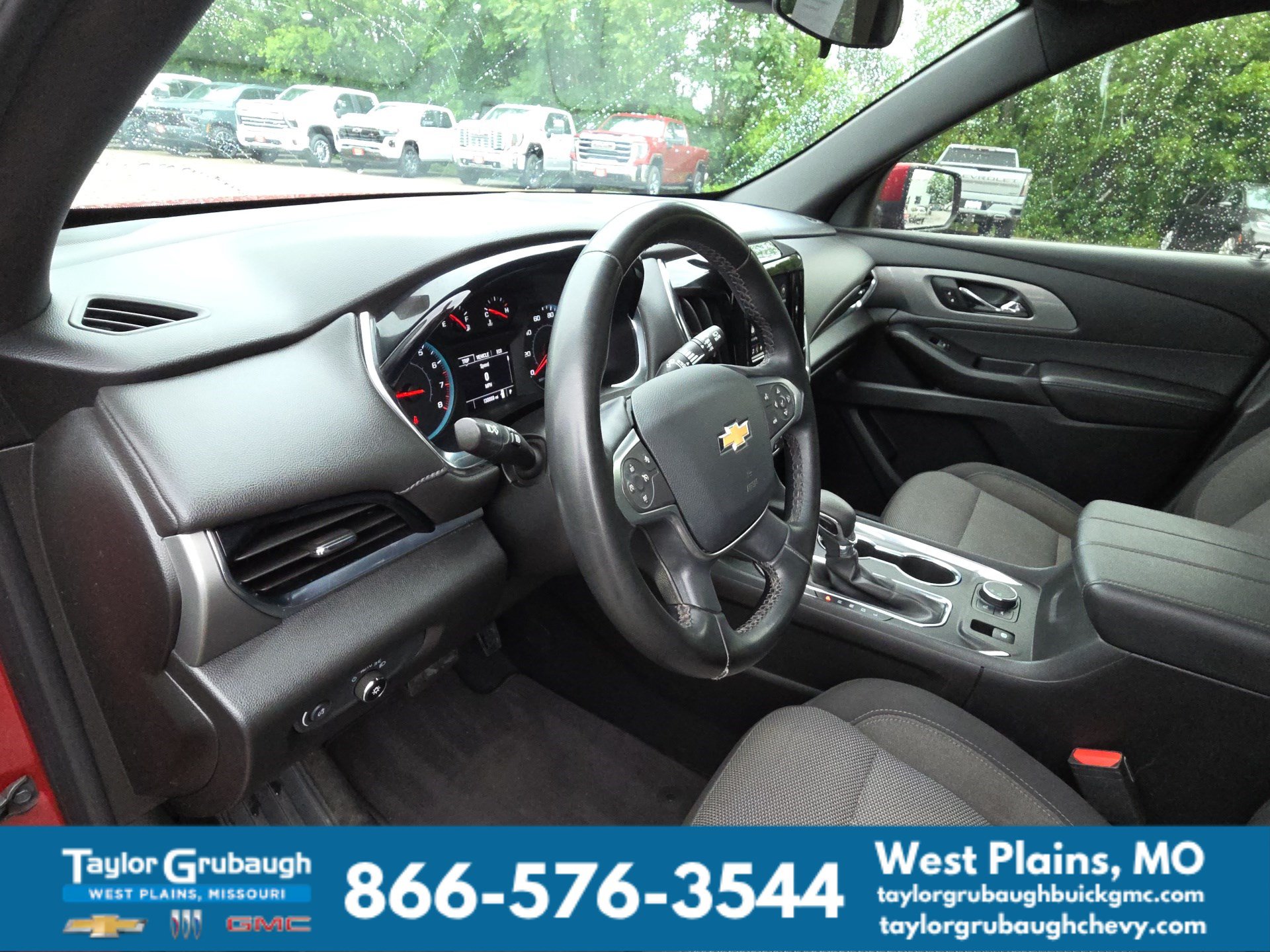 Used 2023 Chevrolet Traverse LT FWD image 14