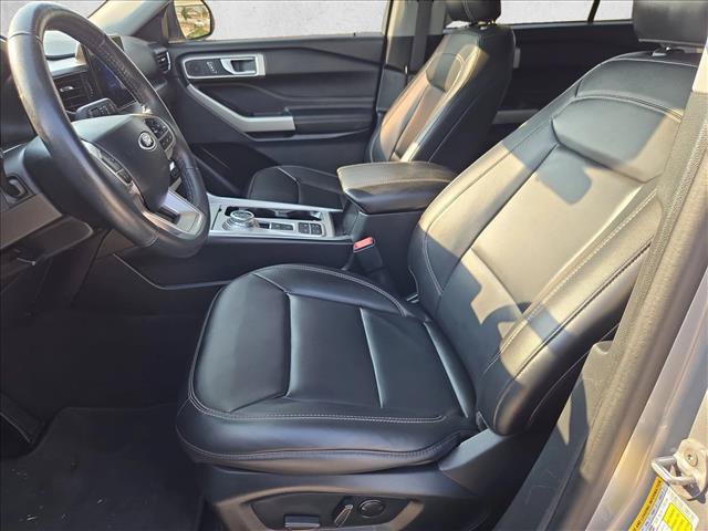Used 2024 Ford Explorer XLT w/ Equipment Group 202A RWD image 15