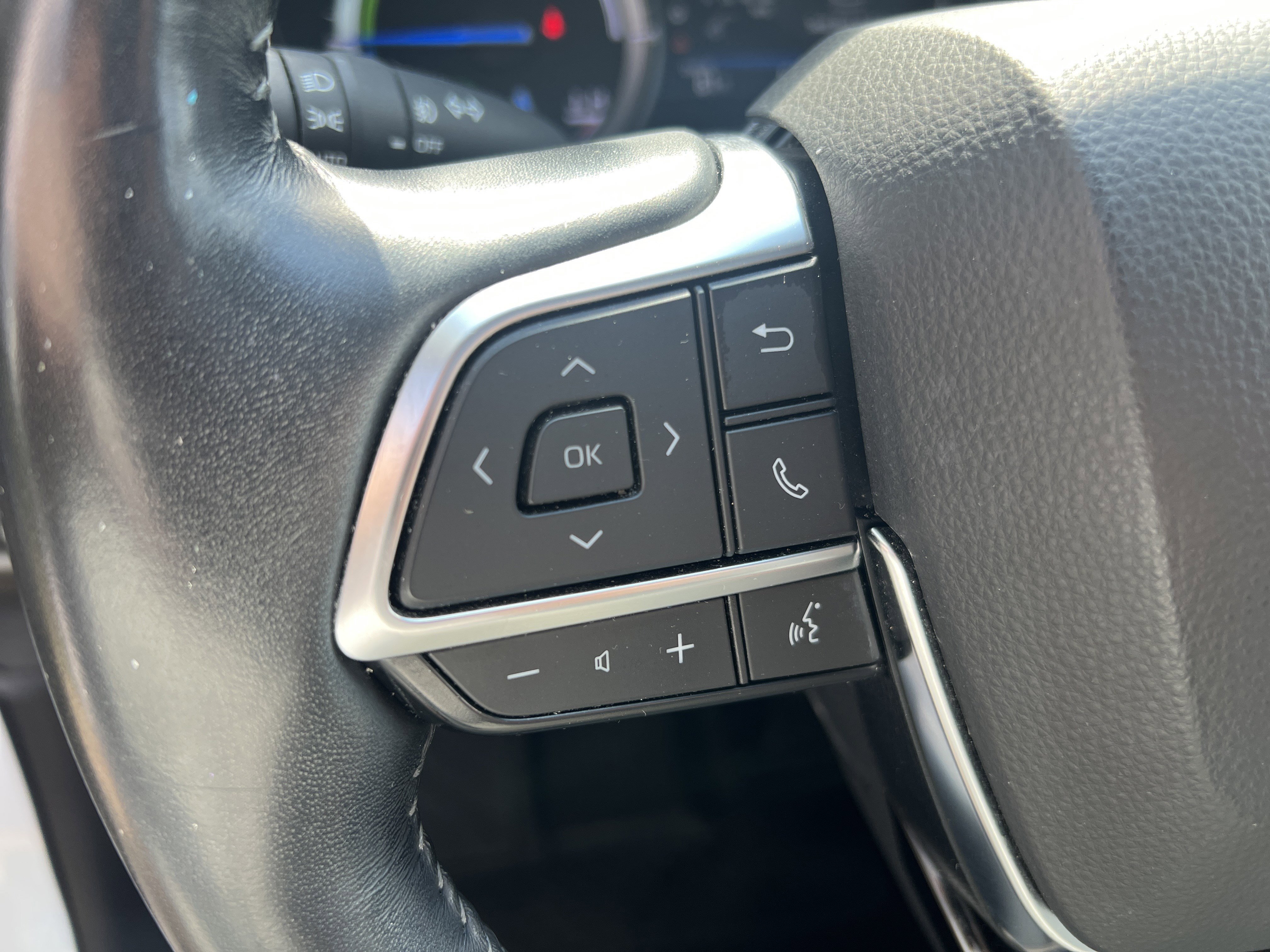 Used 2021 Toyota Highlander Platinum image 12