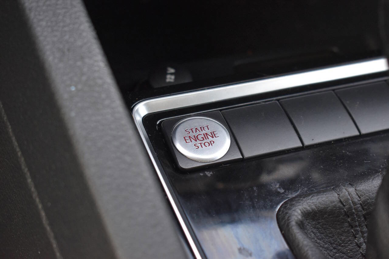 Used 2016 Volkswagen Jetta SEL image 31